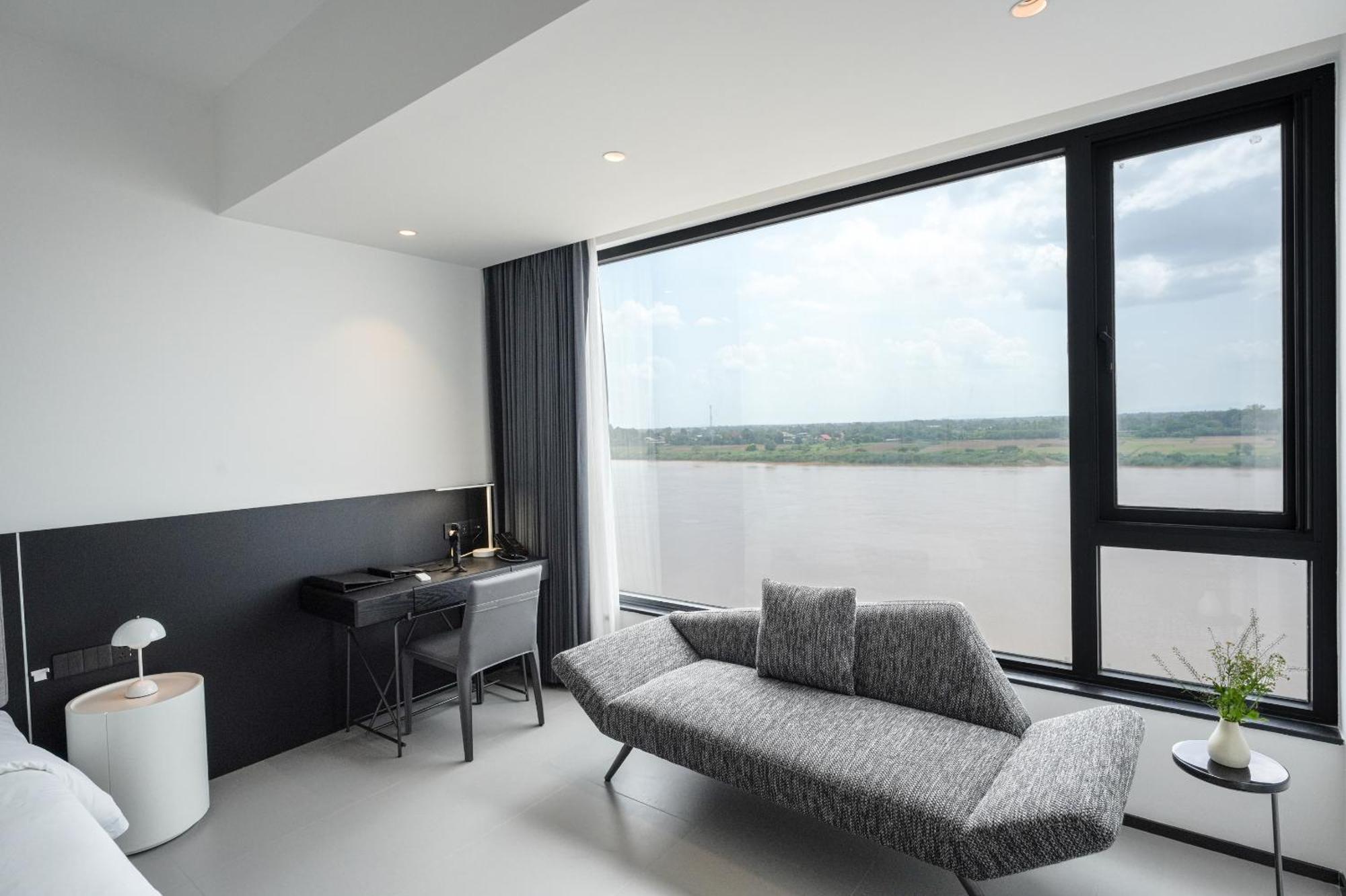 One Riviera Hotel And Residences Ban Souanmone Exterior foto