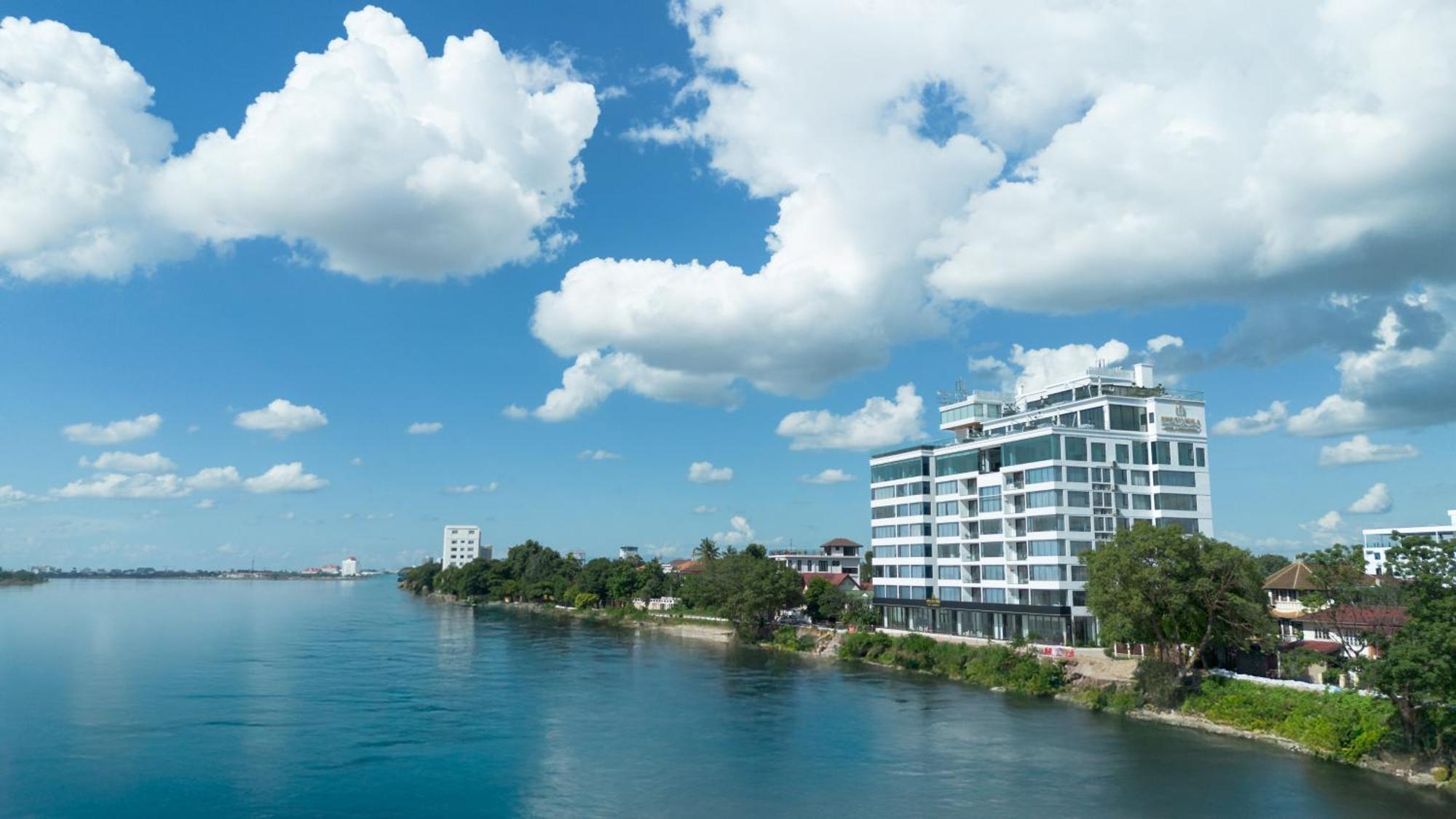 One Riviera Hotel And Residences Ban Souanmone Exterior foto